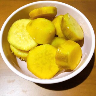 お弁当にも！サツマイモのレモン煮♪